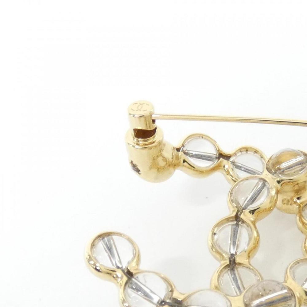 CHANEL White Brooch - Picture 3 of 3